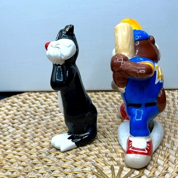Vintage 1993 Warner Bros Sylvester Salt Shaker & Tazmanian Devil Pepper Shaker - Picture 4 of 5
